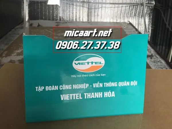 Gia công kệ mica 2 tầng theo yêu cầu